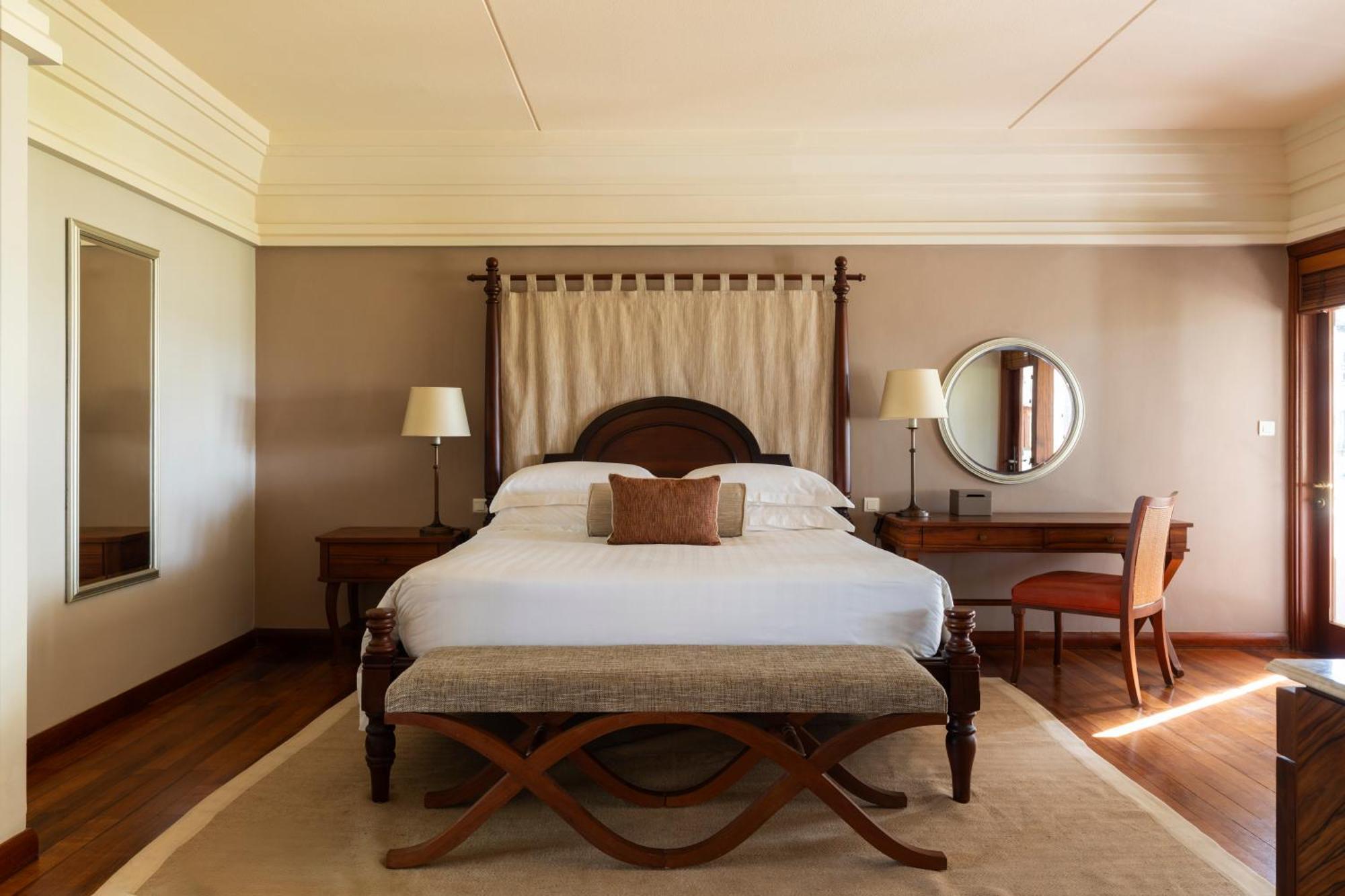 Constance Prince Maurice Poste de Flacq Екстер'єр фото A bedroom at the Taj Bengal
